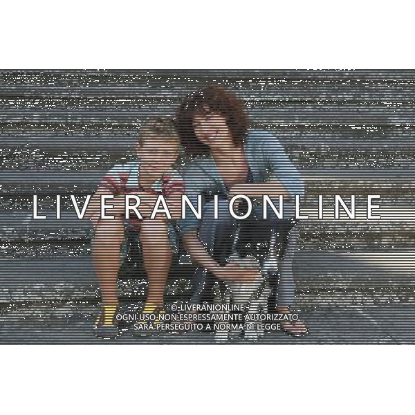 TELEFILM\'IL MARESCIALLO ROCCA E L\'AMICO D\'INFANZIA\' NELLA FOTO Valerio Vinciarelli, Veronica Pivetti AG ALDO LIVERANI
