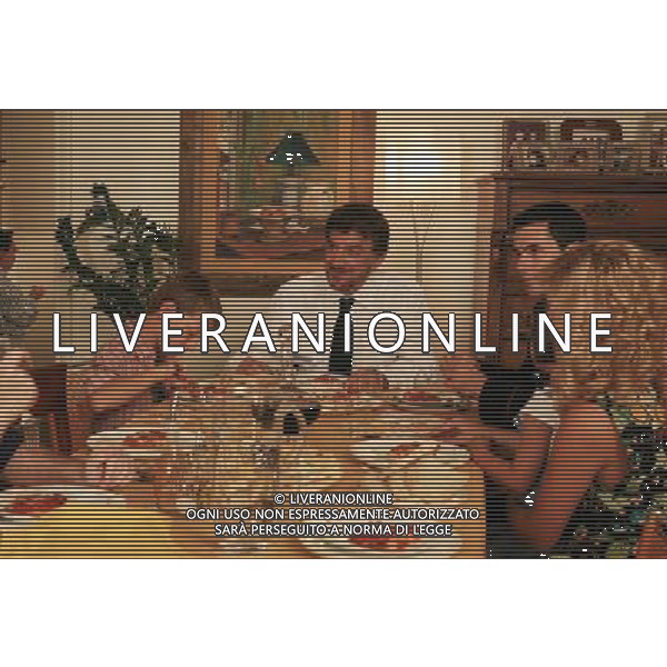 TELEFILM\'IL MARESCIALLO ROCCA E L\'AMICO D\'INFANZIA\' NELLA FOTO GIGI PROIETTI AG ALDO LIVERANI