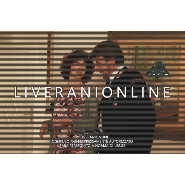 TELEFILM\'IL MARESCIALLO ROCCA E L\'AMICO D\'INFANZIA\' NELLA FOTO Gigi Proietti, Veronica Pivetti AG ALDO LIVERANI