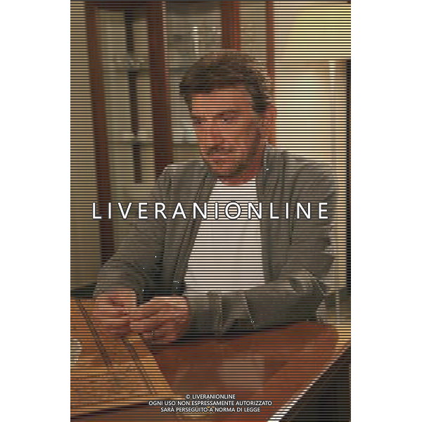 TELEFILM\'IL MARESCIALLO ROCCA E L\'AMICO D\'INFANZIA\' NELLA FOTO Gigi Proietti AG ALDO LIVERANI