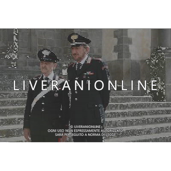 TELEFILM\'IL MARESCIALLO ROCCA E L\'AMICO D\'INFANZIA\' NELLA FOTO Gigi Proietti CON SERGIO FIORENTINI AG ALDO LIVERANI