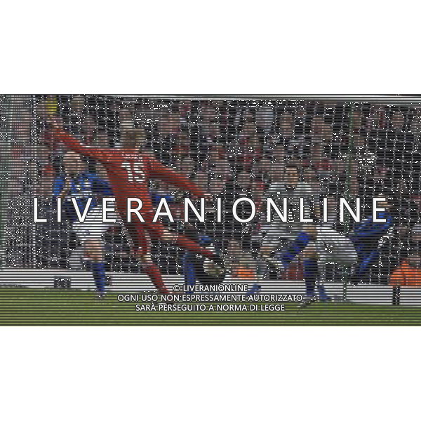 Champions League 2007/2008 Ottavi di Finale Andata Liverpool - 19.02.2008 Liverpool-Inter Nella Foto:INFORTUNIO CARDOBA IVAN /Ph.Vitez-Ag. Aldo Liverani