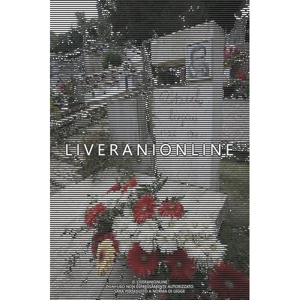 Cimitero di San Felice Circeo in provincia di Latina - La tomba di Alberto Lupo Foto di Nando Ginnetti - ag. Aldo Liverani sas