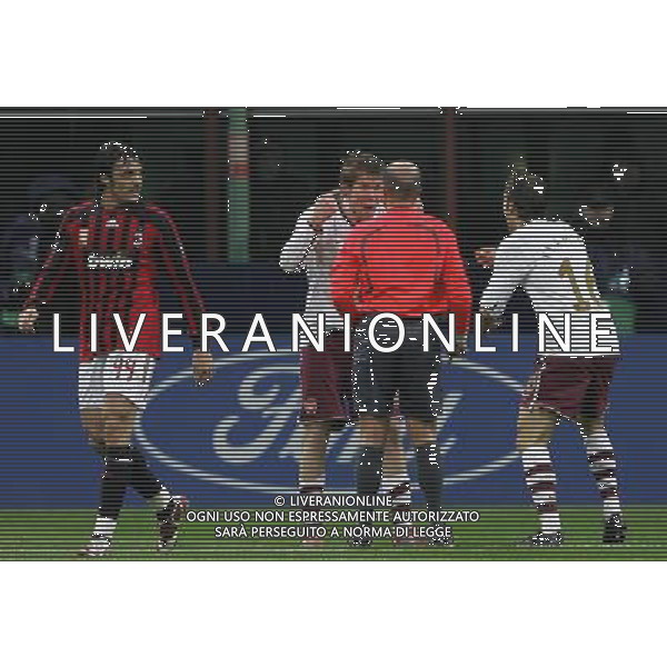 Milan - Arsenal Ottavi di finale di ritorno Champions League 04/03/2008 nella foto ammonizione per simulazione di hleb ph luzzani/Ag. Aldo Liverani sas