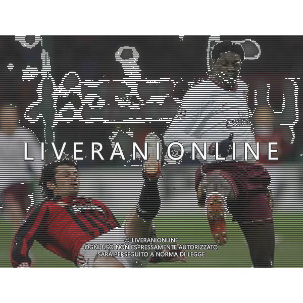 Milano 04-03-2008 Champions League 2007/08 milan-arsenal 0:1 nella foto emmanuel adebayor e kakha kaladze ph marco luzzani/ag aldo liverani s.a.s.