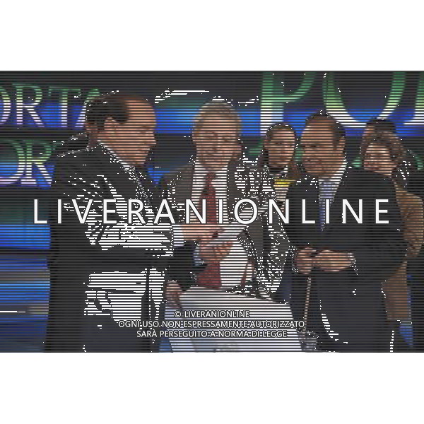 ROMA, 5 MARZO 2008 BERLUSCONI A PORTA A PORTA NELLA FOTO: SILVIO BERLUSCONI - RENATO MANNHEIMER ( SONDAGGISTA ) - BRUNO VESPA AG ALDO LIVERANI