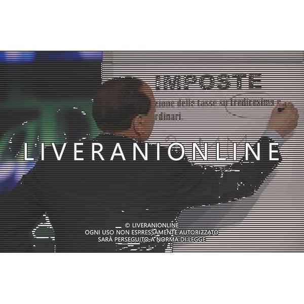 ROMA, 5 MARZO 2008 BERLUSCONI A PORTA A PORTA NELLA FOTO: SILVIO BERLUSCONI SPIEGA IL PROGRAMMA ALLA LAVAGNA AG ALDO LIVERANI