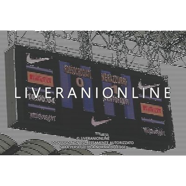 MILANO 9/3/2008 STADIO MEAZZA PARTITA TRA VECCHIE GLORIE PER FESTEGGIOARE I CENTO ANNI DELL\' INTER NELLA FOTO IL TABELLONE DELLA SFIDA DOPO IL GOL DI CENTOFANTI FOTO MARIO ROMANO/AG ALDO LIVERANI