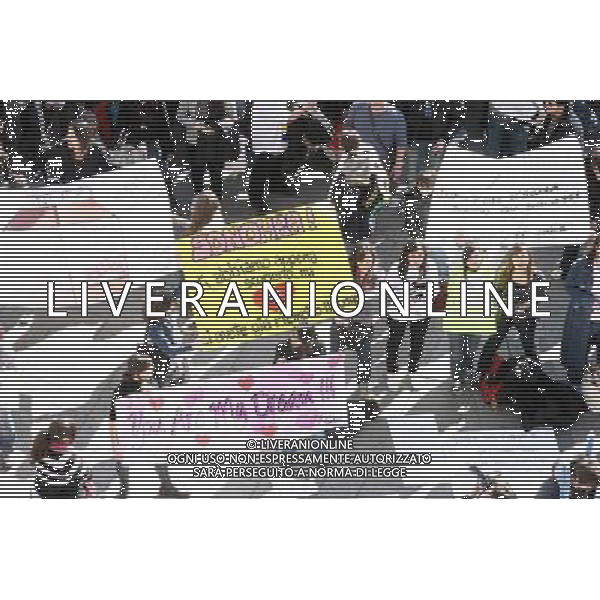 FANS DEL GRUPPO \' SONOHRA\' DURANTE LA TRASMISSIONE: \' TRL LIVE@MTV\' FOTO ANTONIO SORANO - AG. ALDO LIVERANI sas