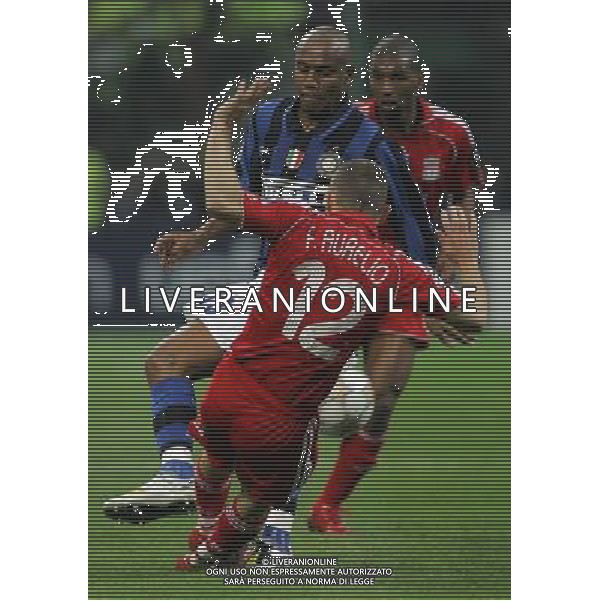 Inter - Liverpool Champions League ottavi di finale di ritorno 11/03/2008 nella foto maicon e fabio aurelio ph luzzani/Ag. Aldo Liverani sas