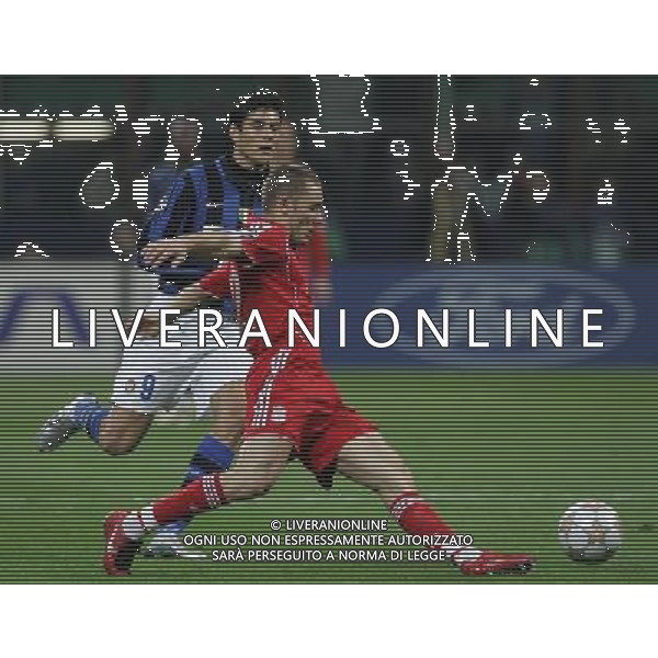 Inter - Liverpool Champions League ottavi di finale di ritorno 11/03/2008 nella foto fabio aurelio e julio cruz ph luzzani/Ag. Aldo Liverani sas