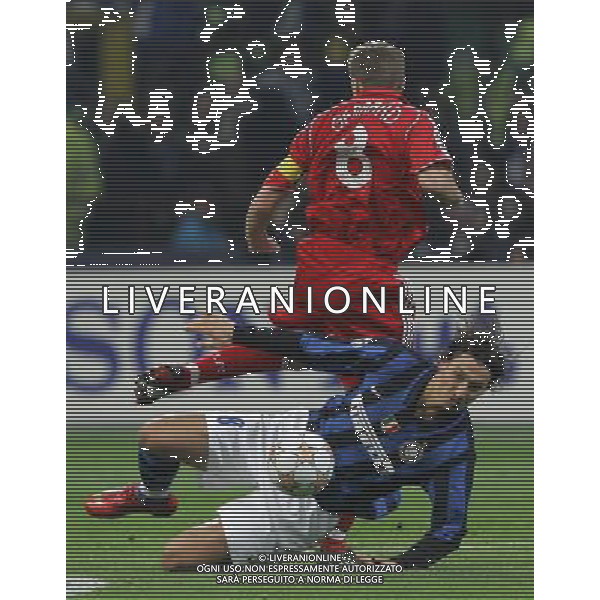 Inter - Liverpool Champions League ottavi di finale di ritorno 11/03/2008 nella foto zlatan ibrahimovic e steven gerrard ph luzzani/Ag. Aldo Liverani sas