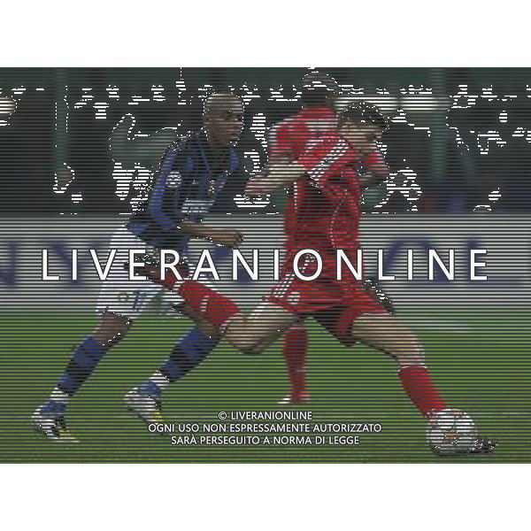Inter - Liverpool Champions League ottavi di finale di ritorno 11/03/2008 nella foto maicon e steven gerrard ph luzzani/Ag. Aldo Liverani sas