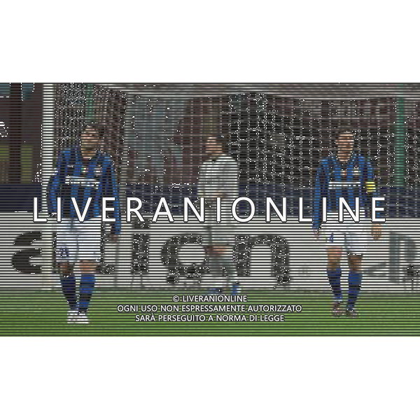 Champions League 2007/2008 Ottavi di Finale Ritorno Milano - 11.03.2008 Inter-Liverpool Nella Foto: la delusione dei giocatori dell\' Inter dopo aver subito il gol di Torres /Ph.Vitez-Ag. Aldo Liverani