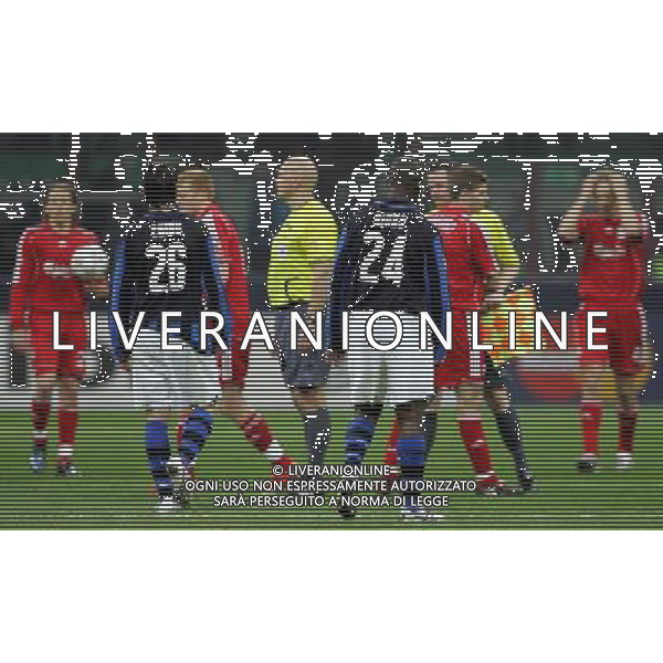 Inter - Liverpool champions league ottavi di finale di ritorno 11/03/2008 nella foto la delusione dei giocatori dell\'inter a fine gara ph luzzani/Ag. Aldo Liverani sas