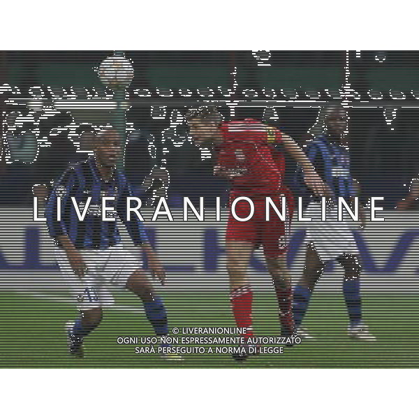 Milano 11-03-2008 champions league 2007/08 inter-liverpool 0:1 nella foto steven gerrard e maicon ph marco luzzani/ag aldo liverani s.a.s.