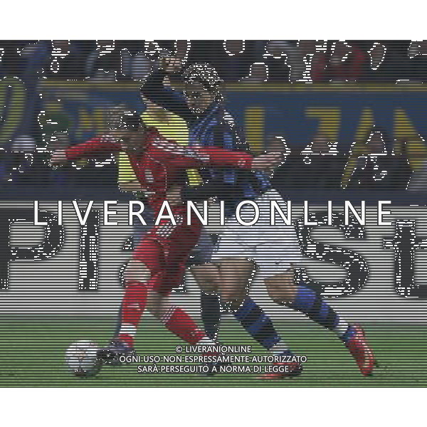 Milano 11-03-2008 champions league 2007/08 inter-liverpool 0:1 nella foto lucas leiva e zlatan ibrahimovic ph marco luzzani/ag aldo liverani s.a.s.
