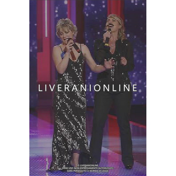 MONICA LEOFREDDI CON LA SUA AMICA SILVIA GAVAROTTI TRASMISSIONE TELEVISIVA \'I RACCOMANDATI\' ROMA 28/03/2008 PH AGENZIA ALDO LIVERAI SAS