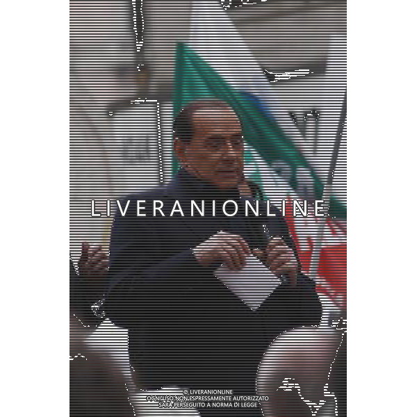 MANIFESTAZIONE DEL PARTITO PENSIONATI CON SILVIO BERLUSCONI MILANO, 31/03/2008 - PIAZZA DUOMO FOTO ANTONIO SORANO/AG ALDO LIVERANI SAS