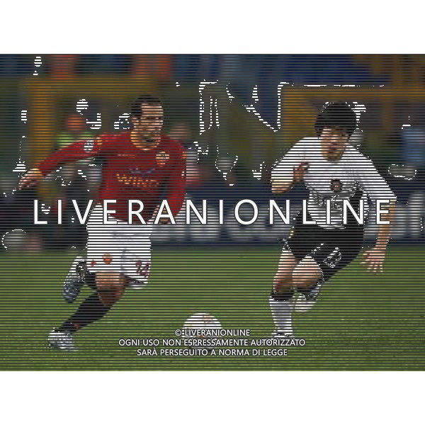 Roma - Manchester United (0-2) Stadio Olimpico - 01 / 04 / 2008 - Uefa Champions League 2007/2008 - Quarti di finale - andata nella foto: Ludovic GIULY e Ji-Sung PARK ph Corradetti / ag. Aldo Liverani