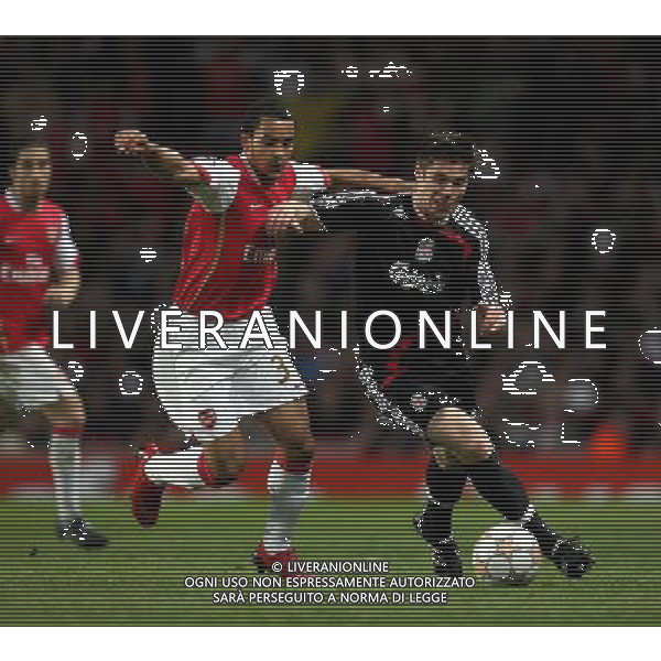 Theo Walcott of Arsenal against Xabi Alonso of Liverpool , 1-1, Arsenal v Liverpool, Quarter Final Champions League, First Leg, The Emirates Stadium, London, Date 02/04/2008, Picture by Ian Kington (IPS PHOTO AGENCY)/Ag. Aldo Liverani Sas - ONLY ITALY - EDITORIAL USE ONLY - 