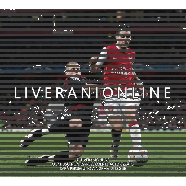 Martin Skrtel of Liverpool tackles Cesc Fabregas of Arsenal , 1-1 Arsenal v Liverpool, Quarter Final Champions League, First Leg, The Emirates Stadium, London, Date 02/04/2008, Picture by Ian Kington (IPS PHOTO AGENCY)/Ag. Aldo Liverani Sas - ONLY ITALY - EDITORIAL USE ONLY - 