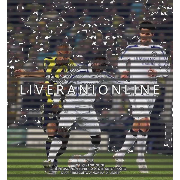 Claude Makelele of Chelsea and Deivid of Fenerbahce Fenerbahce v Chelsea -CHAMPIONS LEAGUE QUARTER-FINAL FIRST LEG at the Sukru Saracoglu stadium in Istanbul (Turkey) on 02/04/2008 Picture By Marcello Pozzetti©IPS - Photo Agency/Ag. Aldo Liverani sas - ONLY ITALY - EDITORIAL USE ONLY - 