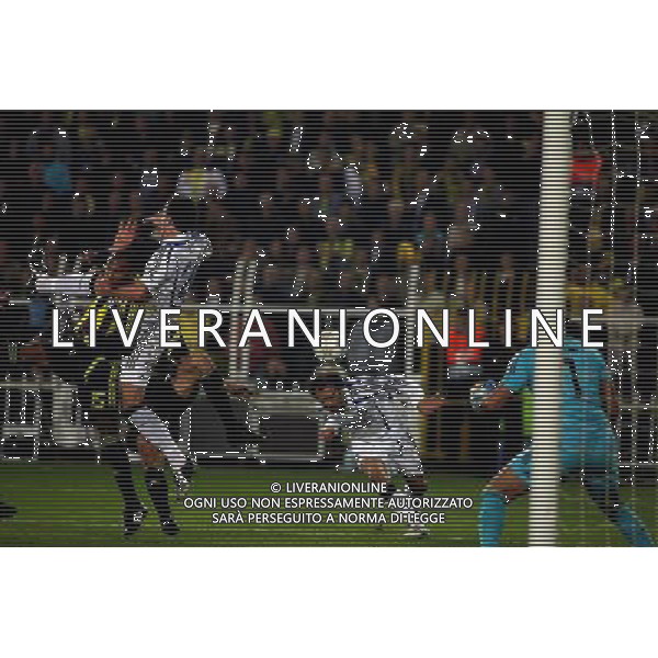 Ricardo Carvalho of Chelsea in attack Fenerbahce v Chelsea -CHAMPIONS LEAGUE QUARTER-FINAL FIRST LEG at the Sukru Saracoglu stadium in Istanbul (Turkey) on 02/04/2008 Picture By Marcello Pozzetti©IPS - Photo Agency/Ag. Aldo Liverani sas - ONLY ITALY - EDITORIAL USE ONLY - 