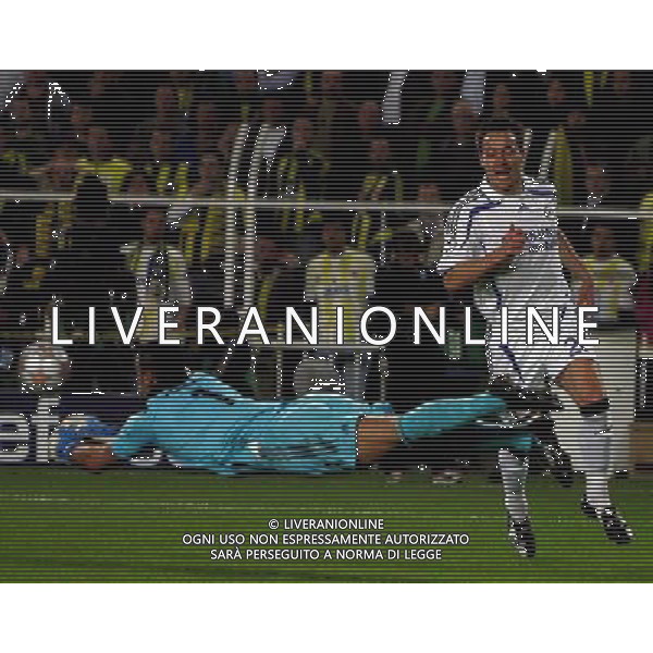 Volkan Demirel of Fenerbahce intervenes before John Terry, the Captain of Chelsea Fenerbahce v Chelsea -CHAMPIONS LEAGUE QUARTER-FINAL FIRST LEG at the Sukru Saracoglu stadium in Istanbul (Turkey) on 02/04/2008 Picture By Marcello Pozzetti©IPS - Photo Agency/Ag. Aldo Liverani sas - ONLY ITALY - EDITORIAL USE ONLY - 