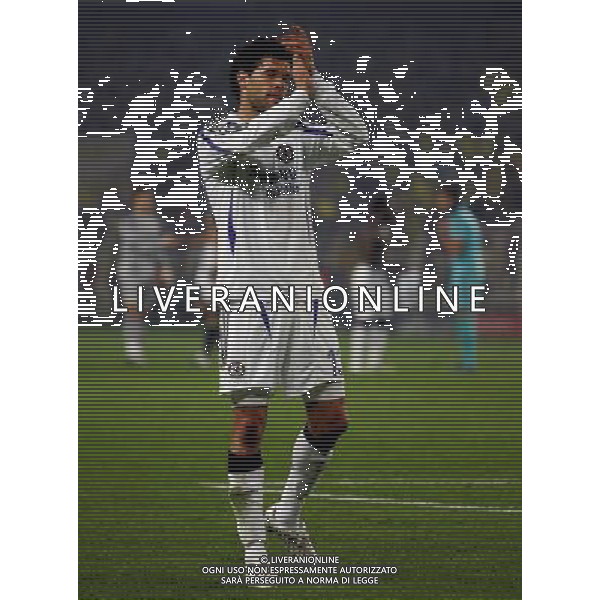 Michael Ballack of Chelsea salutes the fans after Fenerbahce v Chelsea -CHAMPIONS LEAGUE QUARTER-FINAL FIRST LEG at the Sukru Saracoglu stadium in Istanbul (Turkey) on 02/04/2008 Picture By Marcello Pozzetti©IPS - Photo Agency/Ag. Aldo Liverani sas - ONLY ITALY - EDITORIAL USE ONLY - 