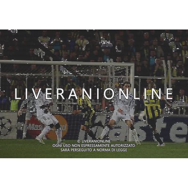 Deivid of Fenerbahce scores the 2-1 from long distance Fenerbahce v Chelsea -CHAMPIONS LEAGUE QUARTER-FINAL FIRST LEG at the Sukru Saracoglu stadium in Istanbul (Turkey) on 02/04/2008 Picture By Marcello Pozzetti©IPS - Photo Agency/Ag. Aldo Liverani sas - ONLY ITALY - EDITORIAL USE ONLY - 