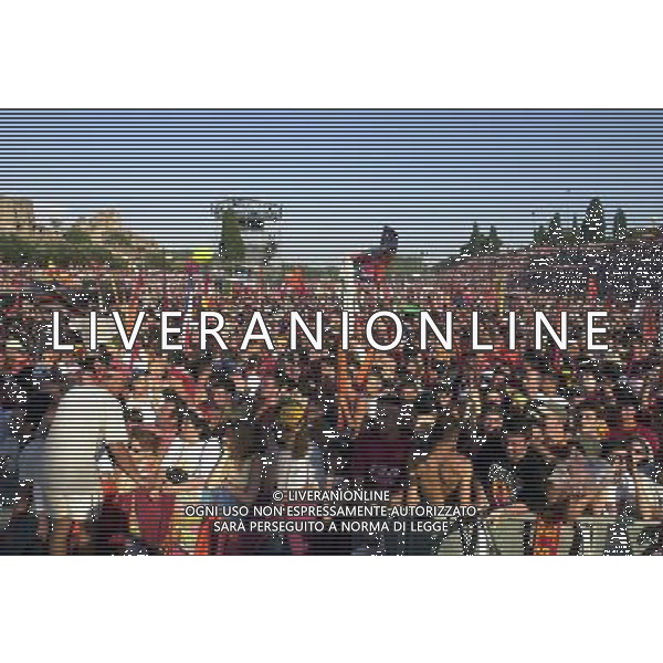 Festeggiamenti per la vittoria del terzo scudetto della Roma 24 giugno 2001 - Campionato 2000/2001 nella foto Tifosi al CIRCOMASSIMO Ph Agenzia Aldo Liverani 