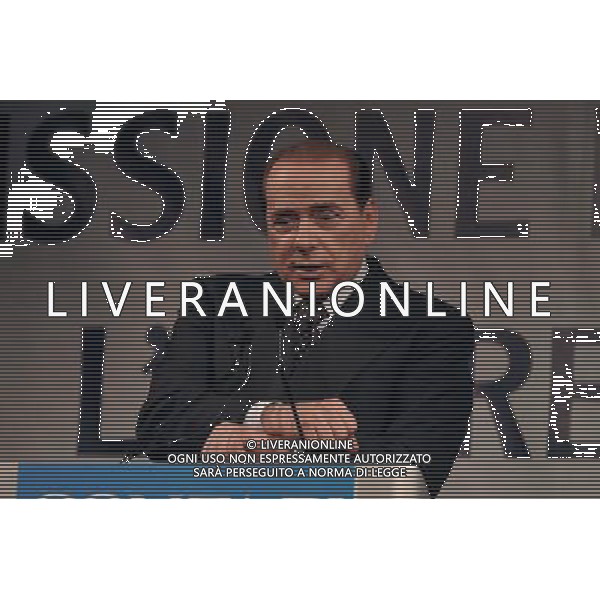ROMA, 4 APRILE 2008 CONFAPI: MISSIONE RILANCIO - L\'IMPRESA C\'E\'. NELLA FOTO: SILVIO BERLUSCONI FA IL GESTO DELLE MANETTE ag aldo liverani