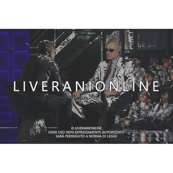 ROMA 04 04 2008 MEDIASET TRASMISSIONE IL SENSO DELLA VITA NELLA FOTO PAOLO BONOLIS INTERVISTA JOE PISTONE IL PERSONAGGIO DA CUI E\' TRATTO IL FILM DONNIE BRASCO © AG. ALDO LIVERANI SAS