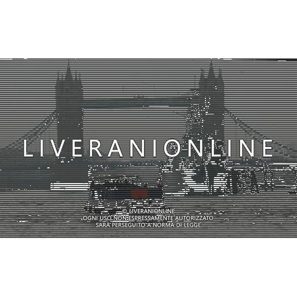 LONDRA NELLA NAVIGAZIONE SUL TAMIGI A LONDRA AG ALDO LIVERANI IFC