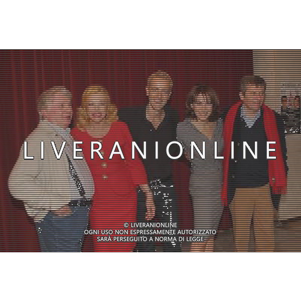 MILANO 7 APRILE 2008 CONFERENZA STAMPA PRESENTAZIONE DELLO SPETTACOLO TEATRALE \' IL LETTO OVALE\' NELLA FOTO: GINO LANDI SANDRA ALESSANDRO MARRAPODI MILO BARBARA D\'URSO E MAURIZIO MICHELI PH FRANKY-AG ALDO LIVERANI