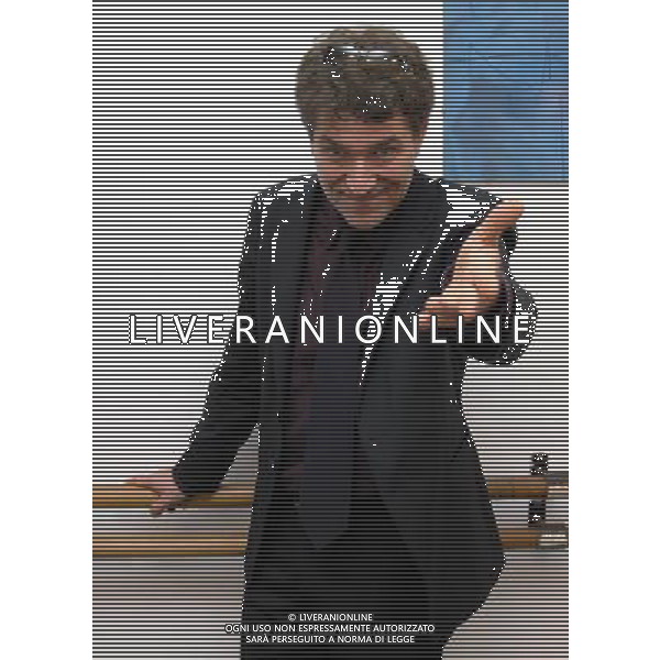 MILANO 8/3/2008 TEATRO CARCANO CORSO DI PORTA ROMANA CONFERENZA STAMPA PRESENTAZIONE DELLO SPETTACOLO TEATRALE: -TUTTA COLPA DI GARIBALDI- REGIA DI SERGIO FANTONI NELLA FOTO GIOELE DIX FOTO MARIO ROMANO/AG ALDO LIVERANI