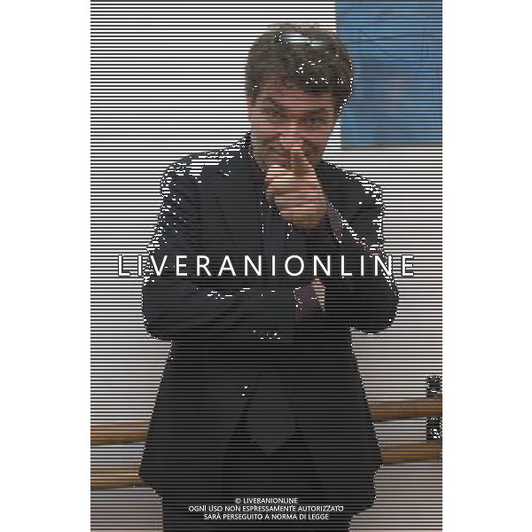 MILANO 8/3/2008 TEATRO CARCANO CORSO DI PORTA ROMANA CONFERENZA STAMPA PRESENTAZIONE DELLO SPETTACOLO TEATRALE: -TUTTA COLPA DI GARIBALDI- REGIA DI SERGIO FANTONI NELLA FOTO GIOELE DIX FOTO MARIO ROMANO/AG ALDO LIVERANI