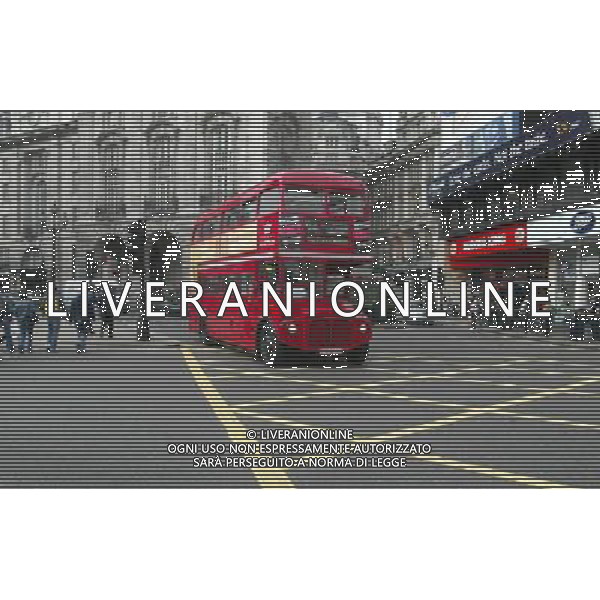 LONDRA NELLA FOTO UN BUS LONDINESE FOTO ALDO LIVERANI IFC