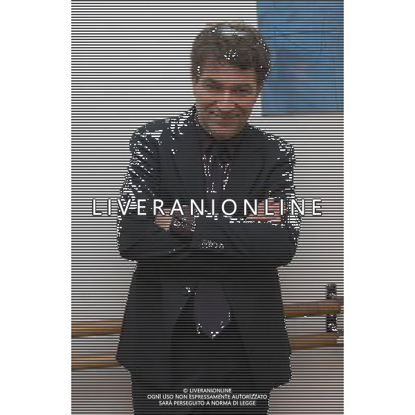 MILANO 8/3/2008 TEATRO CARCANO CORSO DI PORTA ROMANA CONFERENZA STAMPA PRESENTAZIONE DELLO SPETTACOLO TEATRALE: -TUTTA COLPA DI GARIBALDI- REGIA DI SERGIO FANTONI NELLA FOTO GIOELE DIX FOTO MARIO ROMANO/AG ALDO LIVERANI