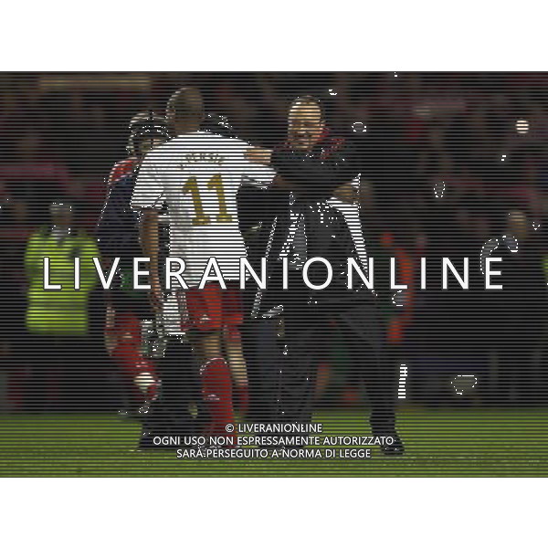 Liverpool Manager, Rafa Benitez congratules Ryan Babel of Liverpool on his goal at the final whistle,Liverpool v Arsenal, UEFA Champions League, Quarter Final, L2, Anfield, Liverpool, Date 08/04/2008 Picture by Marc Atkins(IPS PHOTO AGENCY)/Ag. Aldo Liverani Sas - ONLY ITALY -