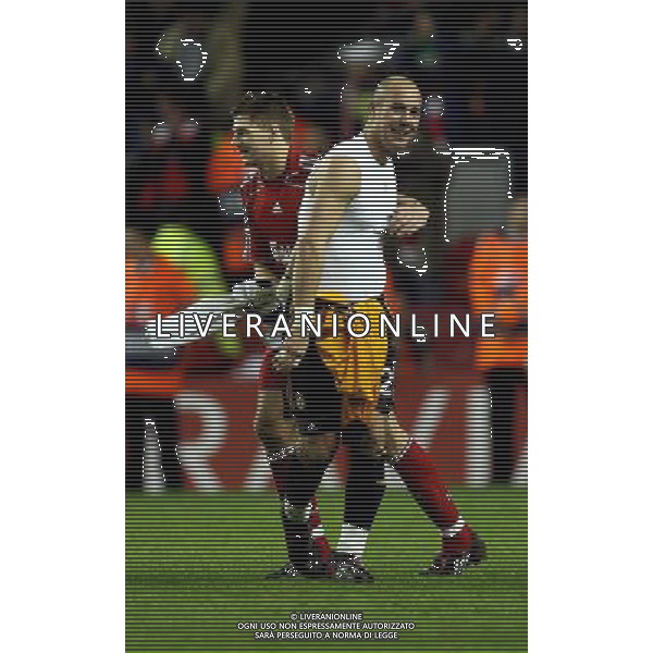 A delighted Steven Gerrard \' Pepe Reina of LIverpool at the final whistle 4-2,Liverpool v Arsenal, UEFA Champions League, Quarter Final, L2, Anfield, Liverpool, Date 08/04/2008 Picture by Marc Atkins(IPS PHOTO AGENCY)/Ag. Aldo Liverani Sas - ONLY ITALY -