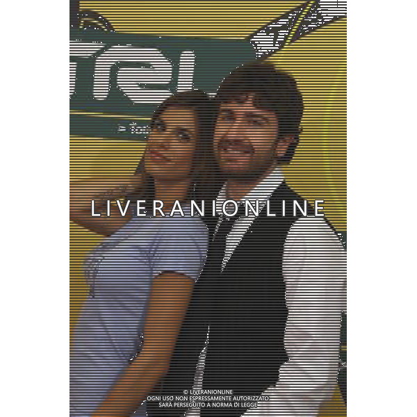 ELISABETTA CANALIS - ALESSANDRO SIANI MILANO 11-04-08 A TRL LIVE@MTV PER LA PRESENTAZIONE DEL LORO FILM: \' LA SECONDA VOLTA NON SI SCORDA MAI\' FOTO ANTONIO SORANO/AG ALDO LIVERANI sas