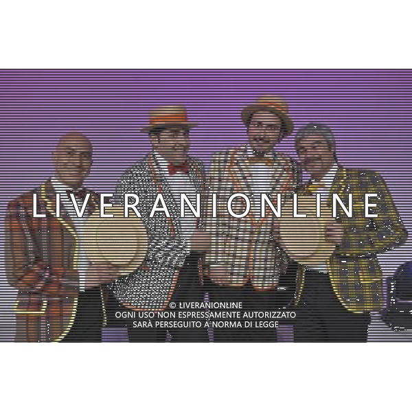 SPETTACOLO TEATRALE \' VIENI AVANTI CRETINO! \' - SCRITTO, DIRETTO E INTERPRETATO DA ROBERTO CIUFOLI E PINO INSEGNO. NELLA FOTO: ROBERTO CIUFOLI, I COMICI FEDERICO PERROTTA E VITO UBALDINI, E PINO INSEGNO AG. ALDO LIVERANI SAS