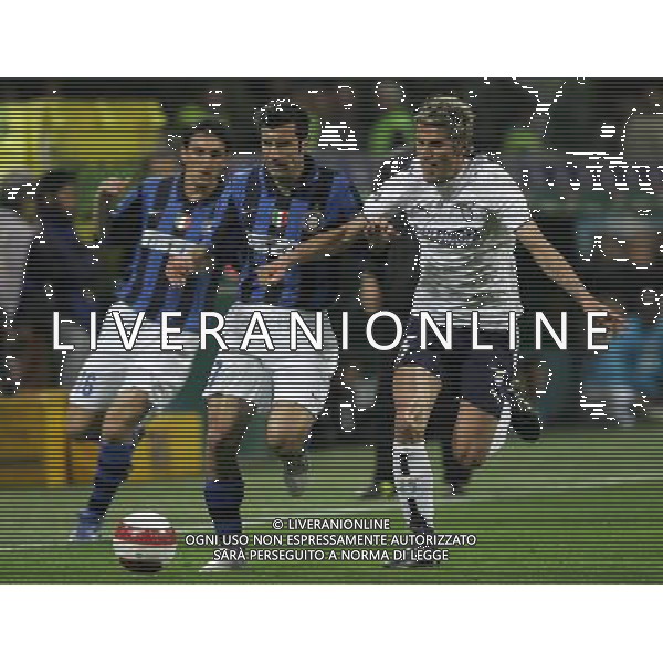 milano 16/4/2004 stadio meazza inter-lazio coppa italia tim nella foto figo e behrami foto luzzani/ag aldo liverani