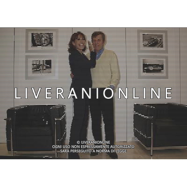 BARBARA D\'URSO -- MAURIZIO MICHELI MILANO 18-04-08 p.zza duomo multicenter presentazione de \'il letto ovale\' la versione italiana, rivisitata e attualizata di \'move over mrs Markham\' foto Sorano/ag Aldo Liverani sas