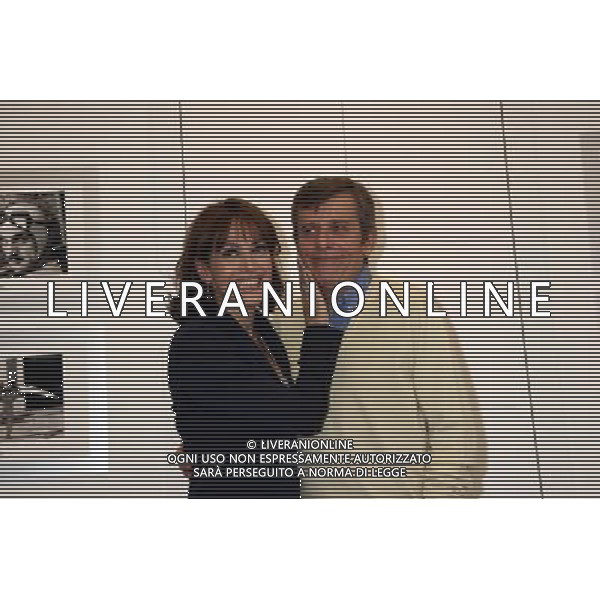 BARBARA D\'URSO --MAURIZIO MICHELI MILANO 18-04-08 p.zza duomo multicenter presentazione de \'il letto ovale\' la versione italiana, rivisitata e attualizata di \'move over mrs Markham\' foto Sorano/ag Aldo Liverani sas