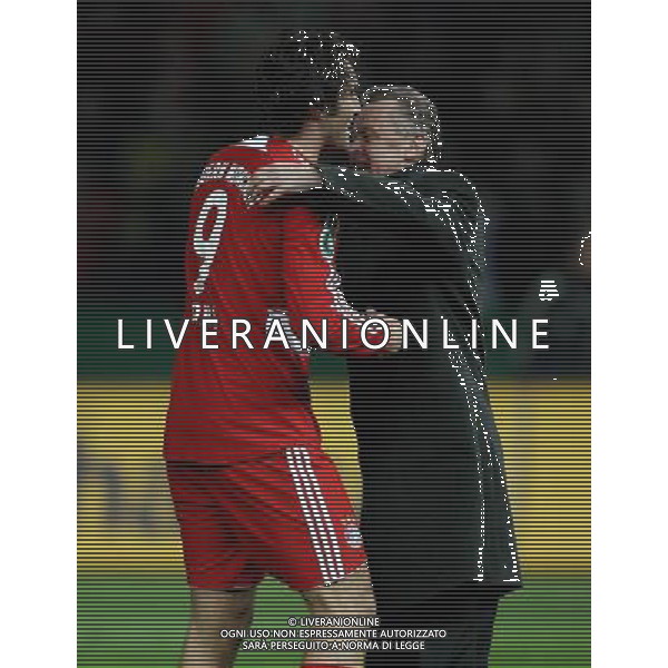 BVB BORUSSIA DORTMUND - BAYERN MUNCHEN 1:2 n.V. COPPA DI GERMANIA DFB Pokalfinale Finale der HERREN: 19.04.2008 Saison 2007/2008 Schlu§jubel bei Trainer Ottmar Hitzfeld und Luca Toni, Bayern, copyright by: firo sportphoto /AG. ALDO LIVERANI SAS - ONLY ITALY - EDITORIAL USE ONLY -