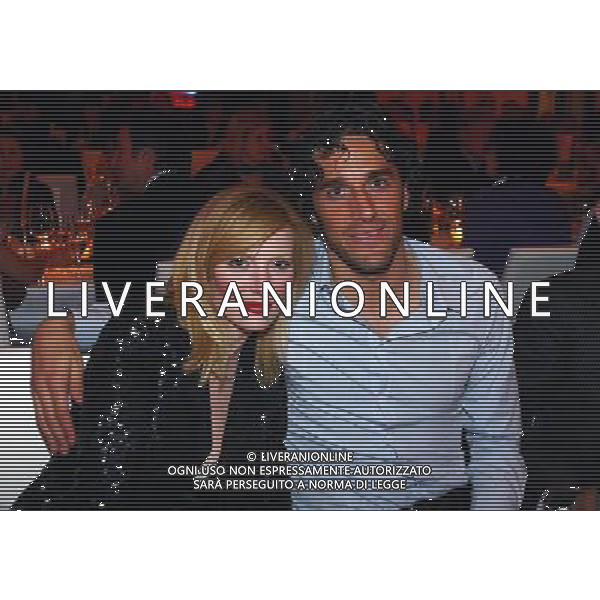 BVB BORUSSIA DORTMUND - BAYERN MUNCHEN 1:2 n.V. COPPA DI GERMANIA DFB Pokalfinale Finale der HERREN: 19.04.2008 Saison 2007/2008 Bankett, Feier beim Sponsor Telekom Luca TONI und Freundin Marta Cecchetto mit Pokal copyright by: firo sportphoto Poolfoto getty images /AG. ALDO LIVERANI SAS - ONLY ITALY - EDITORIAL USE ONLY -