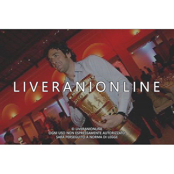 firo Fu§ball Fussball DFB Pokalfinale Finale der HERREN: 19.04.2008 Saison 2007/2008 BVB BORUSSIA DORTMUND - BAYERN M†NCHEN 1:2 n.V. Bankett, Feier beim Sponsor Telekom Luca TONI mit Pokal es gilt die AGB einsehbar unter www.firosportphoto.de copyright by: firo sportphoto Poolfoto getty images Pfefferackerstr. 2a 45894 Gelsenkirchen www.firosportphoto.de mail@firosportphoto.de (Volksbank Bochum-Witten) BLZ.: 430 601 29 Kt. Nr.: 341 117 100 Tel: 0209 - 9304402 Fax: 0209 - 9304443 BARBAREZ - ONLY ITALY - EDITORIAL USE ONLY -